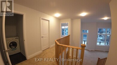 889 Knights Ln in Woodstock, ON - Building Photo - Building Photo