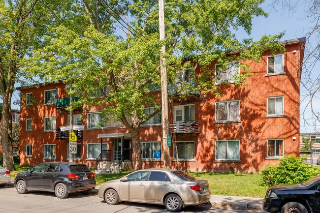 5755 De Louisbourg Rue