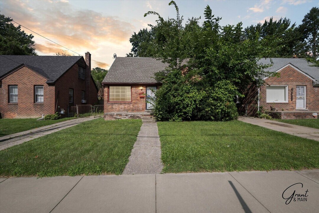 19401 Grandview St in Detroit, MI - Building Photo
