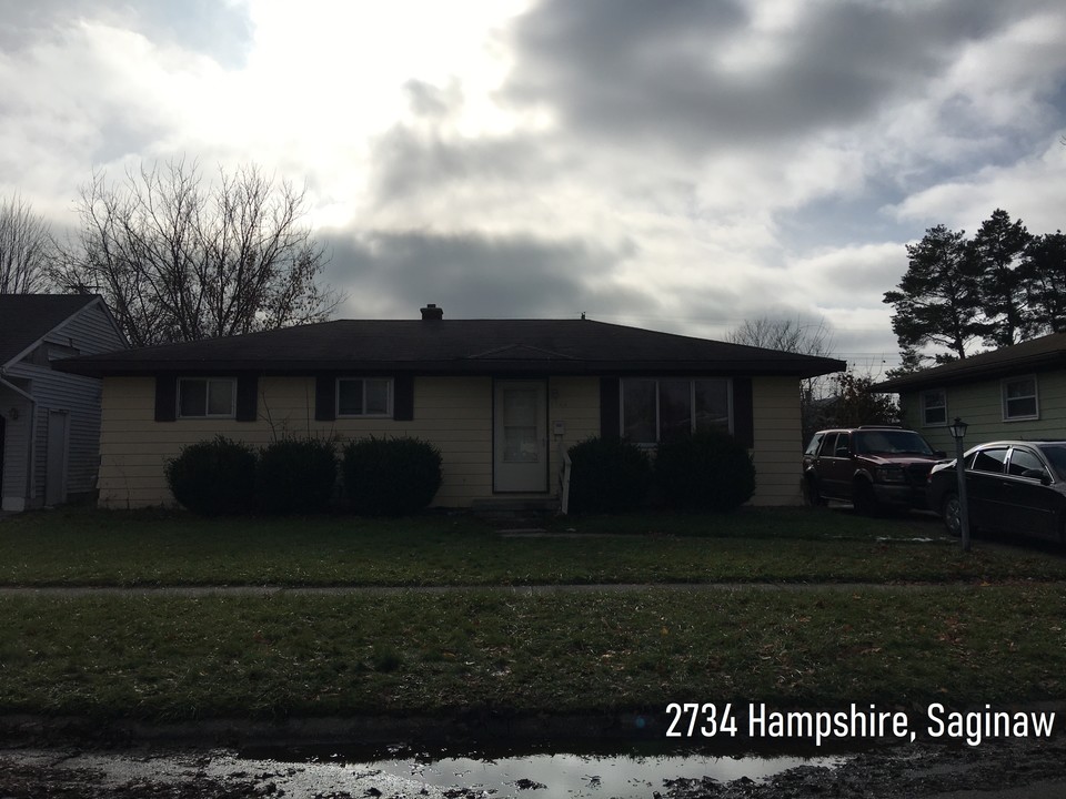 2734 Hampshire St in Saginaw, MI - Building Photo