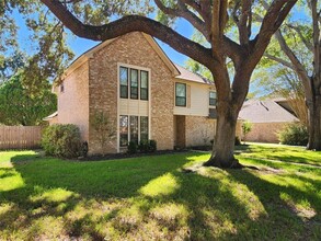 18111 Shireoak Dr in Houston, TX - Foto de edificio - Building Photo