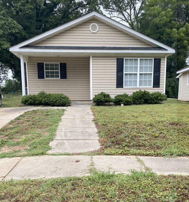 property at 211 N Pryor St
