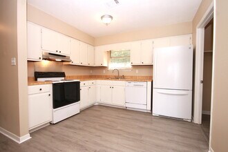 7055 Coronado Dr in Pensacola, FL - Building Photo - Building Photo
