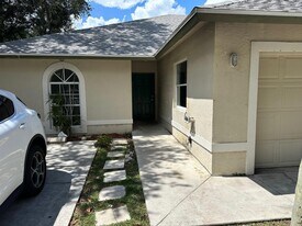 1292 The 12th Fairway in Wellington, FL - Building Photo
