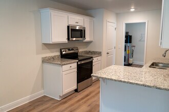 1704 Atlanta Ave in Pensacola, FL - Building Photo - Building Photo