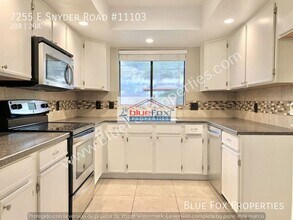 7255 E Snyder Rd in Tucson, AZ - Building Photo - Building Photo