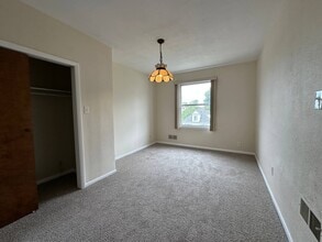 738 Rossmore Ave in Pittsburgh, PA - Foto de edificio - Building Photo