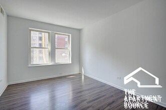 925 W Carmen Ave, Unit 7B in Chicago, IL - Foto de edificio - Building Photo