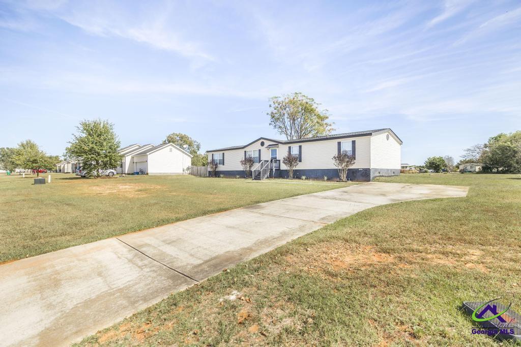 158 Emerald Blvd in Byron, GA - Building Photo