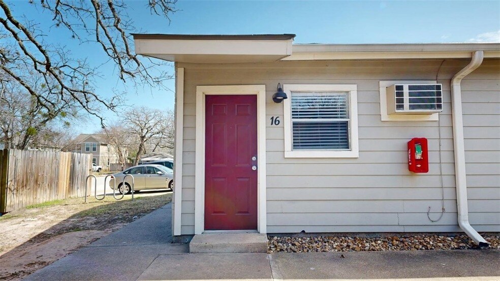 500 Foch St, Unit 3 in Bryan, TX - Building Photo