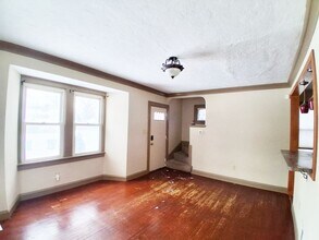 1525 E 254th St in Euclid, OH - Building Photo - Building Photo