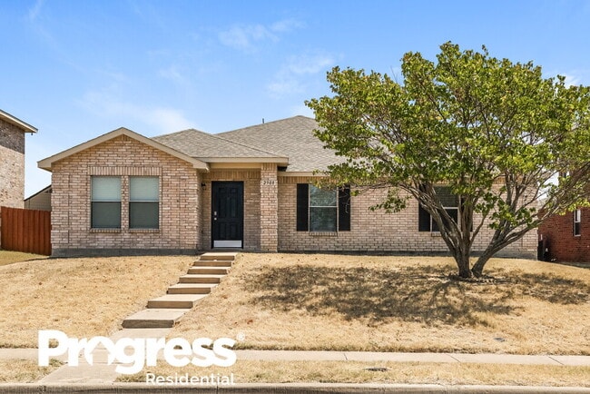 property at 2908 Cottage Ln