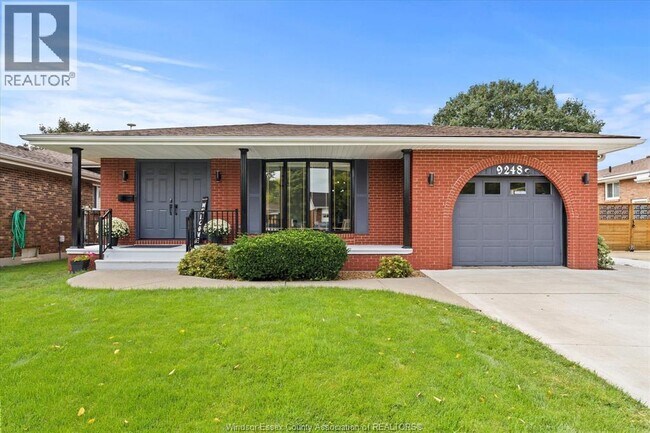 9248 Esplanade Dr in Windsor, ON - Building Photo - Building Photo