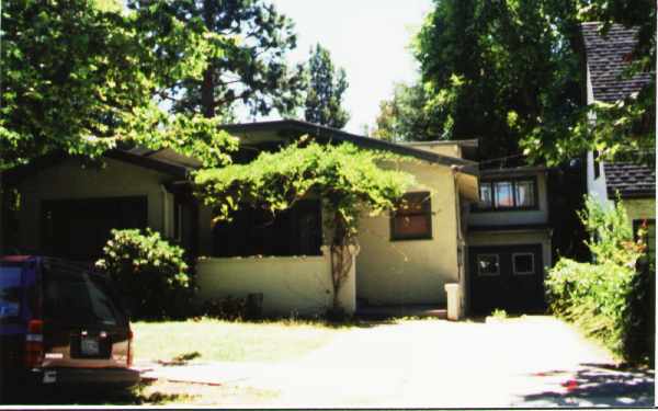 2730 Russell St in Berkeley, CA - Foto de edificio - Building Photo