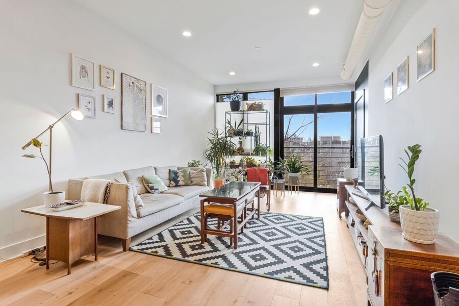 1012 Harvard St NW in Washington, DC - Building Photo