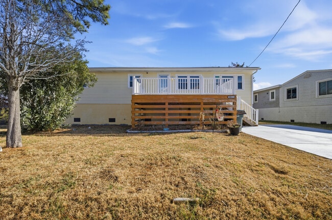 property at 9522 6th Bay St