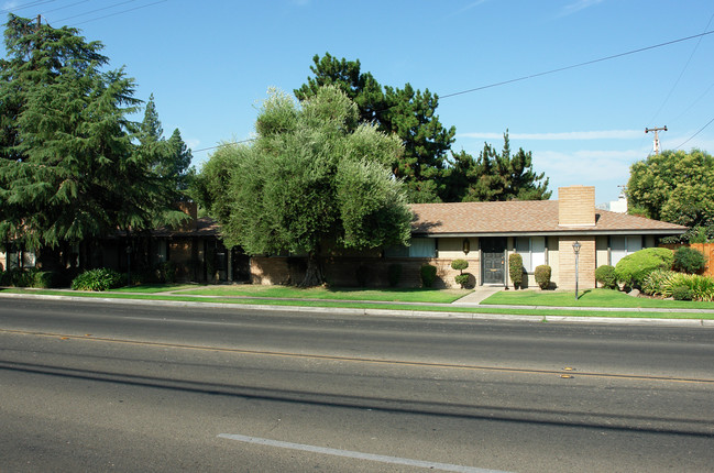 The Fruitwood Arms in Fresno, CA - Foto de edificio - Building Photo