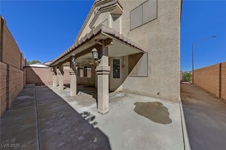 637 Wind Cave Ct in Henderson, NV - Building Photo - Building Photo