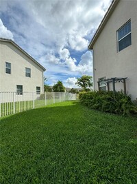 5035 Eucalyptus Dr in Hollywood, FL - Building Photo - Building Photo