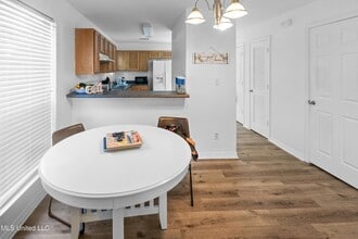 259 Benachi Ave in Biloxi, MS - Foto de edificio - Building Photo