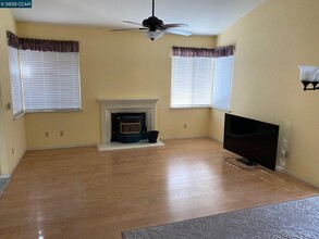 2339 Cherry Hills Dr in Discovery Bay, CA - Building Photo - Building Photo