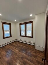 44 Cedar Ave, Unit Apt 2 in New Windsor, NY - Foto de edificio - Building Photo