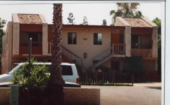 345 N 1st St in El Cajon, CA - Foto de edificio - Building Photo