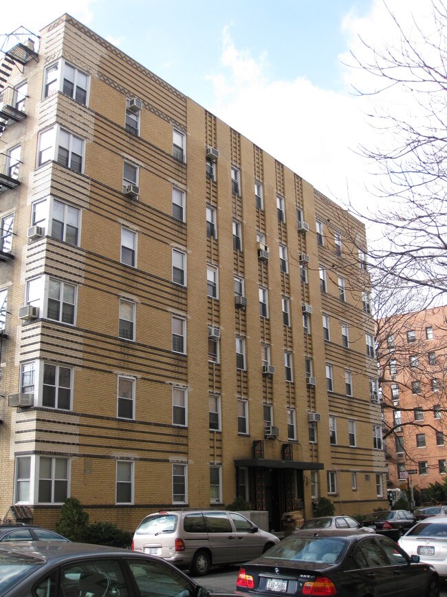 1400 51st Ave in Brooklyn, NY - Building Photo - Building Photo