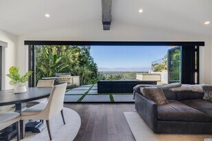 16725 Oak View Dr in Los Angeles, CA - Building Photo
