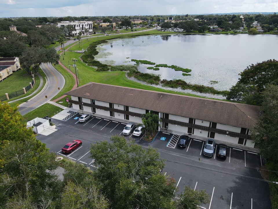2043 Shakespeare St in Lakeland, FL - Foto de edificio