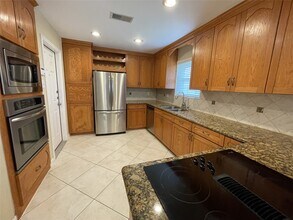 1834 Locksford St in Houston, TX - Building Photo - Building Photo