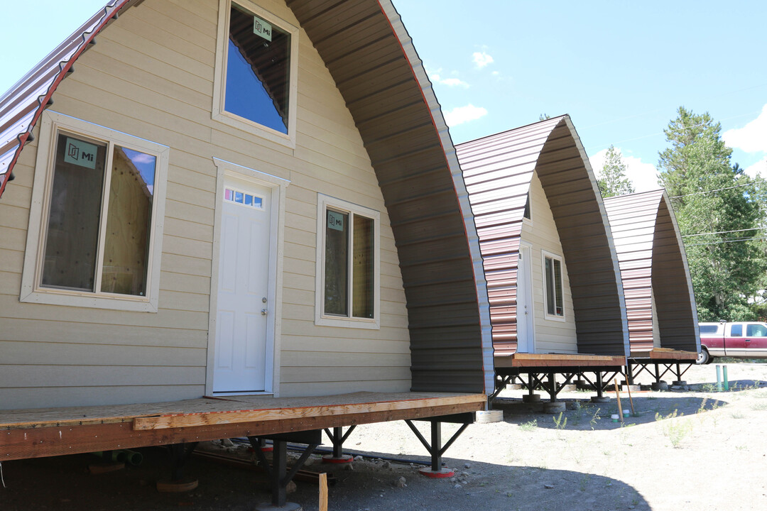 The Acorns in June Lake in June Lake, CA - Building Photo