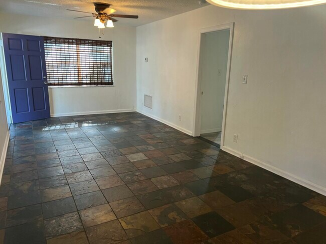 132 E Central Blvd in Lantana, FL - Foto de edificio - Building Photo