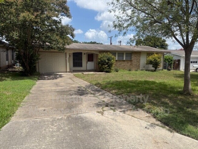 847 Boulder Dr in Universal City, TX - Building Photo - Building Photo