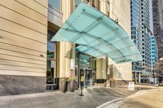 512 N McClurg Ct in Chicago, IL - Building Photo - Building Photo