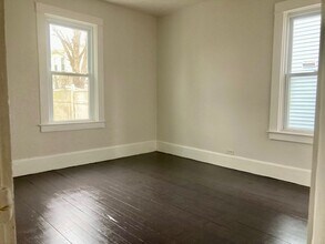 16 Woodlawn St in New Bedford, MA - Building Photo - Building Photo