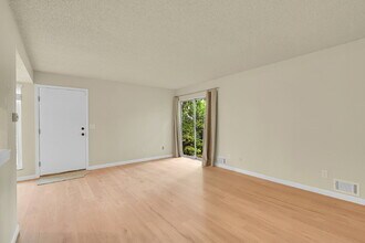 9901 E Evans Ave in Denver, CO - Building Photo - Building Photo