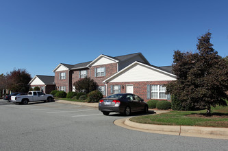 Laurel Forest in Hickory, NC - Building Photo - Building Photo