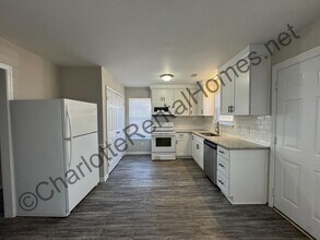 6212 Old Meadow Rd in Charlotte, NC - Building Photo - Building Photo