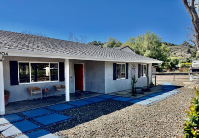 2204 Alamo Pintado Rd in Los Olivos, CA - Building Photo