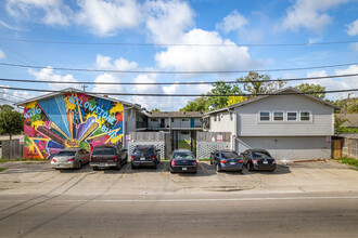 The Yellowstone Apartments in Houston, TX - Building Photo - Building Photo