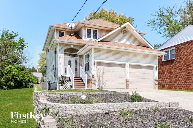 property at 207 Lithia Ave