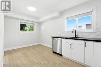 929 Upper Ottawa St in Hamilton, ON - Building Photo - Building Photo