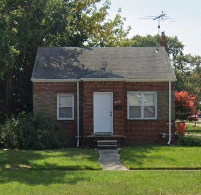 property at 18250 E 10 Mile Rd