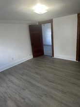 14 St Lawrence St in Manchester, CT - Building Photo - Building Photo