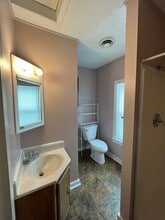 208 W Miller St in Bloomington, IL - Building Photo - Building Photo