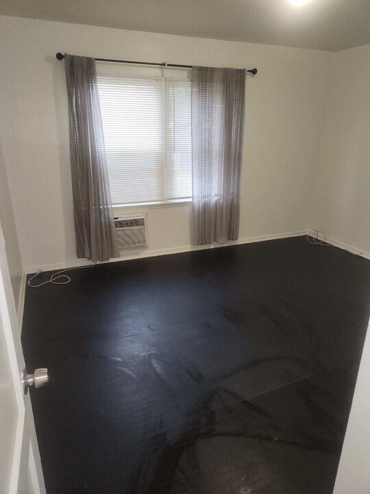 8046 Sepulveda Blvd, Unit 8046 Sepulveda Blvd in Panorama City, CA - Building Photo