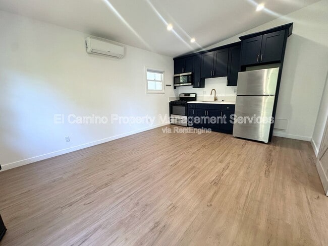 property at 425 E Wellington Ave