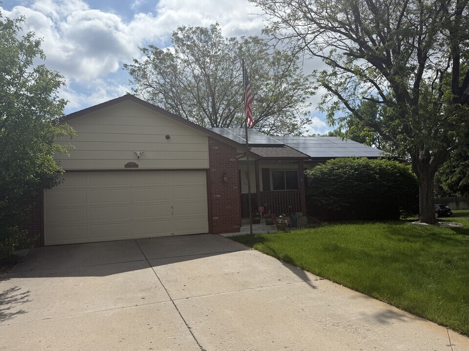 2320 43rd Ave Ct in Greeley, CO - Building Photo