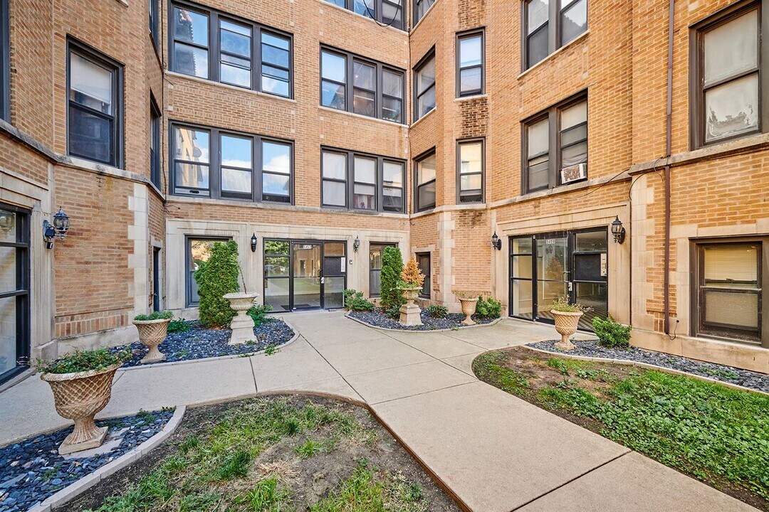 5457 S Everett Ave in Chicago, IL - Building Photo